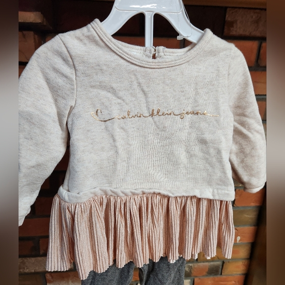 Calvin Klein Girl Outfit - Picture 2 of 5